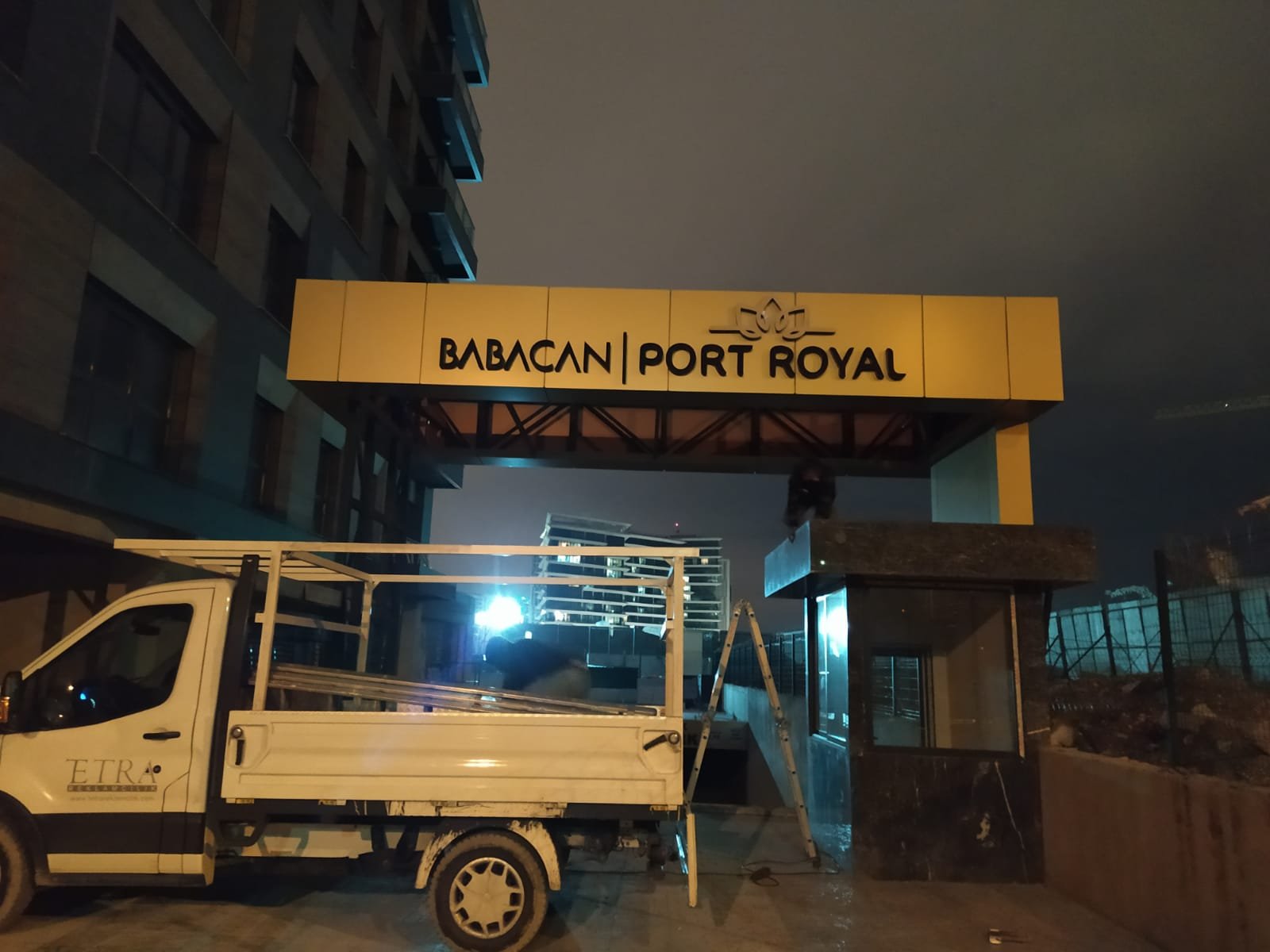 Babacan Port Royal projesi giriş kutu harf tabelası